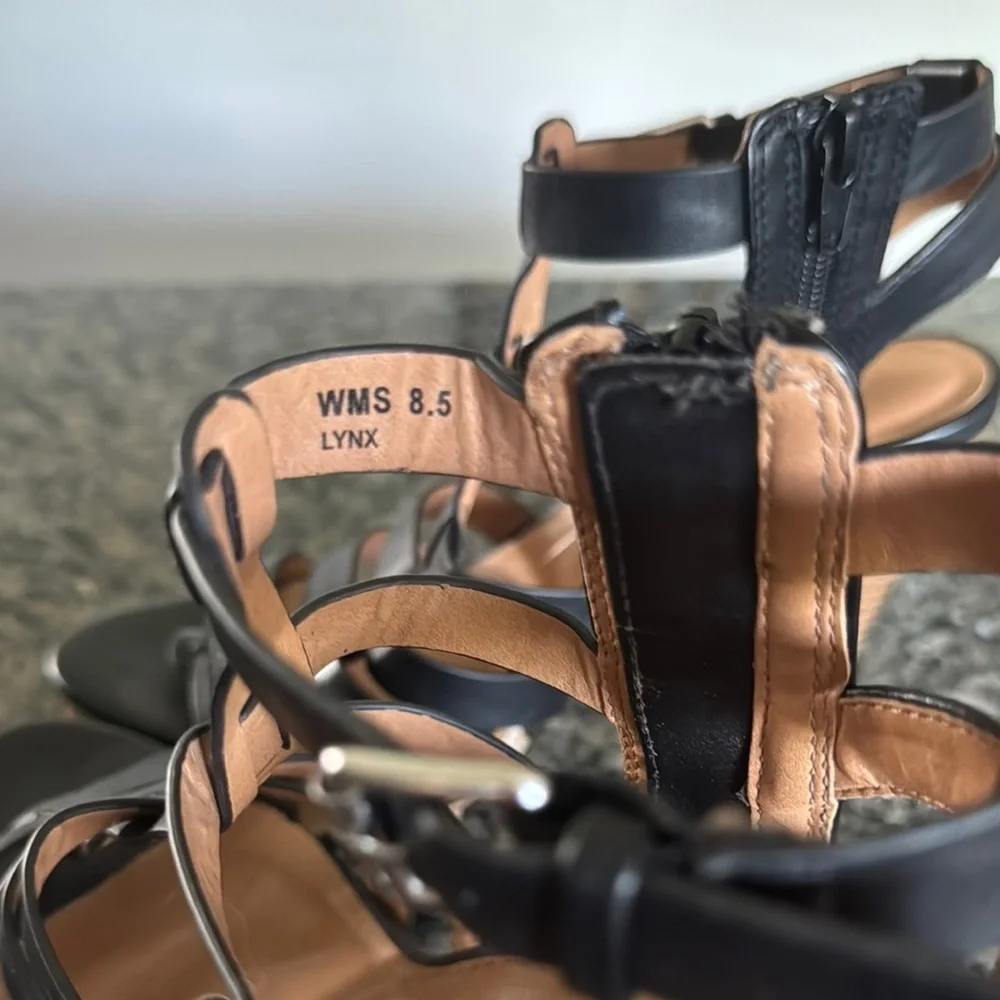 Report Black and Tan Platform Heels with Strappy Design EUC 8.5